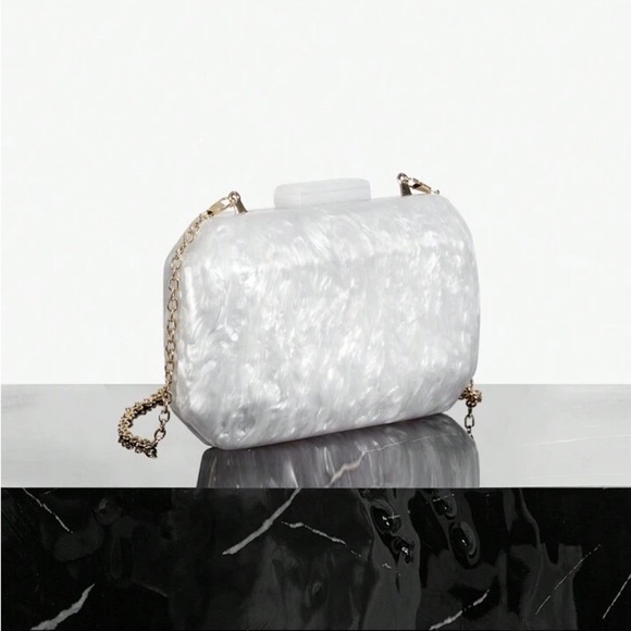 Elegant Acrylic White Clutch Bag - Picture 3 of 5